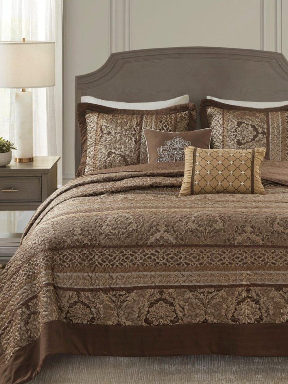 King Quilt Bedding Set, Traditional Jacquard Damask, 5PC